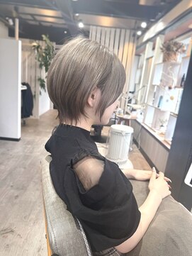 アミダ(AmiDA) 可愛い丸みショート☆ブラウンベージュ