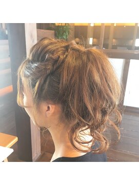 ピースリーヘア バイ カーサ(peathree.hair by CASA) ポニーテール　×　華やか