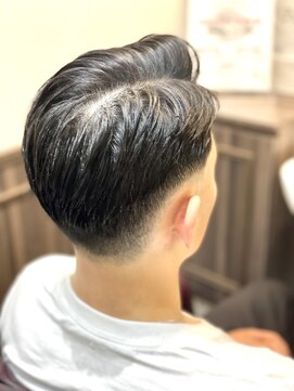 ミリオンバックス 上野(Million Bucks) 7:3スキンフェード<理容室>[メンズ/上野]