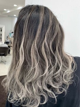 ワンズリー 本厚木店(ONE's ly) 韓国/インナーカラー/ハイライト/ケアブリーチ[本厚木駅]