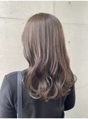 ツヤ髪透明感アッシュベージュ ゆるふわウェーブロング