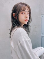 レニーバイエース(LANY by ACE)&nbsp;オリーブベージュ×レイヤー×内巻きスタイル