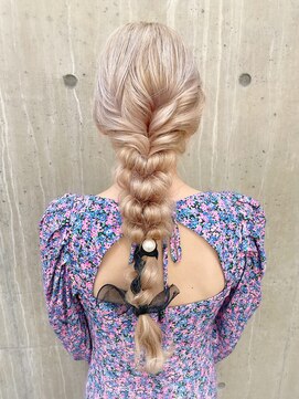 スタッド(STUD) 編みおろしヘア