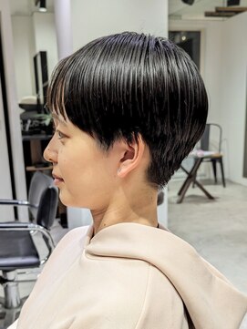 ゴーズゴードットビー 吉祥寺(go s go .b) 【gosgo近藤】アッシュブラック/ぱっつん前髪/刈り上げショート