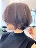 大人ショートカットウェットヘアオリーブベージュデザインカラー