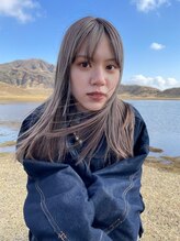 《*どんな服装にも合わせやすいトレンドヘアを*》オシャレを楽しみたい方にも人気なブリーチカラー