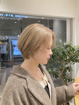 シアン 矢場町店(CYAN.) 透け感ベージュ×ショートボブ