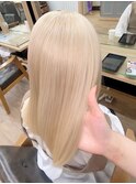 イメチェン　ブロンドベージュ×ブリーチありのダブルカラー