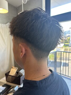 シャルムヘアー(charme hair) テーパーフェード×ピンツイスト