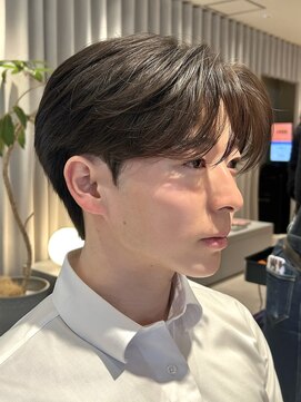 ノラギンザユー(NORA GINZA/U) センターパートメンズヘアダウンパーマカルマヘア