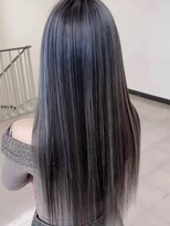 グロウ(GLOW) グレーカラー×シルバーハイライト