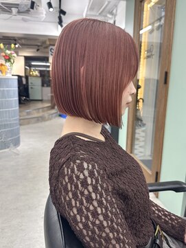 ヒビヲ(HIBIO) 切りっぱなしボブタッセルボブブリーチカラーピンクブラウン