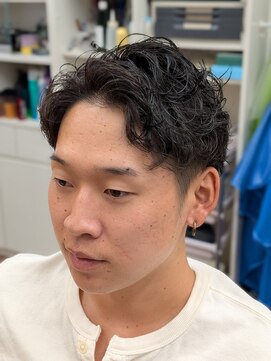 トリイ(TORII) かきあげバックパーマ・ショートスタイル