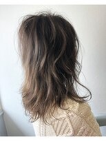 リアン(Lien)&nbsp;透明感グレージュミディ