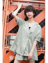 シュバルツ(schwarz) 外ハネパーマ+ミニショート