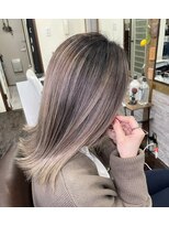 ロール(ROLL)&nbsp;バレイヤージュカラー