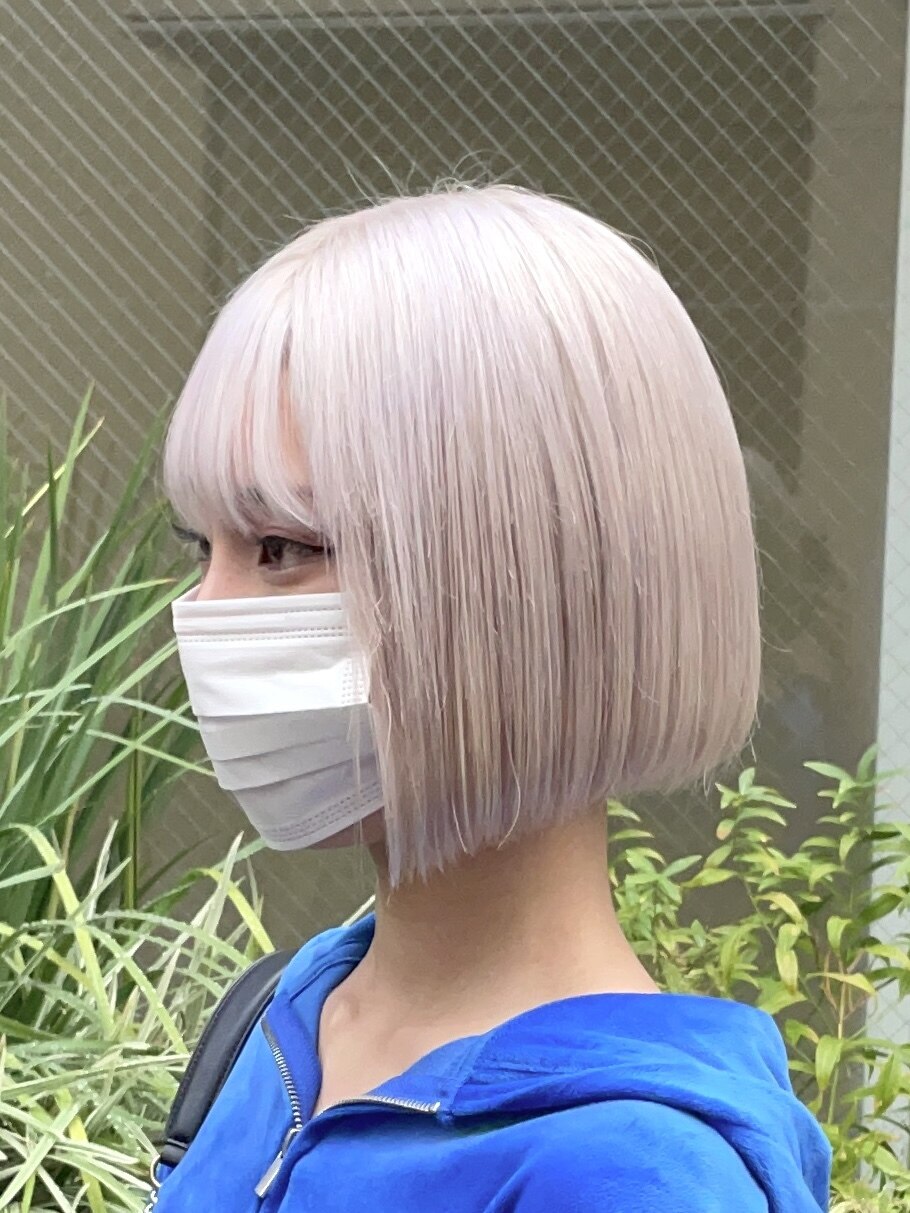 ホワイトカラー/ホワイトボブ/前下がりボブ：L172752069｜ピチカート