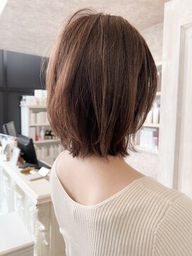 キャアリー(Caary) 福山20代30代人気キャアリー大人ぱつんと切りっぱなし外ハネボブ