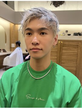 ヤイエ(yiye) メンズショート × コントラストカラー