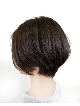 イン東京 米沢店 前下がりショートボブ