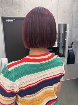 ウム(umu.) pink color / bleach color / bob style / 切りっぱなしbob