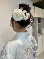 シェリル ヘアーアンドビューティー(cherir HAIR&BEAUTY)&nbsp;高めルーズおだんごヘア