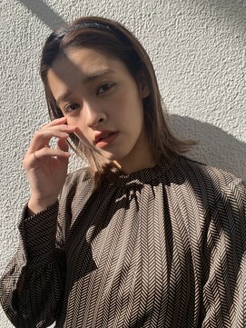 イコ(iko) 切りっぱなし。ベージュ。伸ばしかけ。