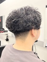 ココ 本八幡(KOKO)&nbsp;波巻きツイストスパイラルフェザーパーマ刈り上げセンターパート