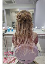 ラックスビーギャラリー なんば駅前店(LUXBE GALLERY)&nbsp;大きめお花のフルールヘアアレンジ