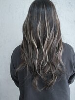 マリアナ(Mariana)&nbsp;ハイライトショートヘアレイヤーカットダブルカラー