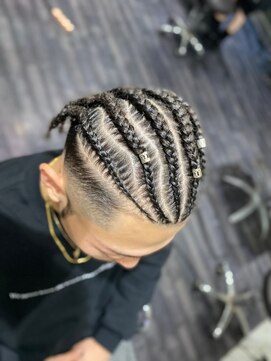 モシャス(MOSHASU) 【HIPHOP】デザインコーンロウ【cornrows】