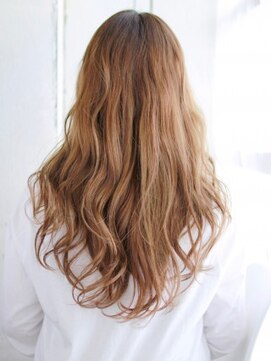 ヘアメイク ナル(hair make nalu) ツヤ感ヌーディーベージュのミックスカール