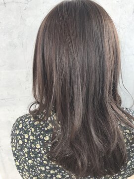 プラグ バイ ネオリーブ(plug by neolive) シアーグレージュ　ミディアム