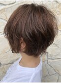 ショートボブ+ベージュ