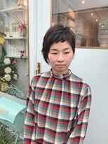 ダマーニ 表参道(DAMANI)&nbsp;前髪とフェースラインに長さのコントラストで大人ショートヘア