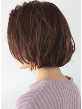 サーカス バイ ビュートリアム 青山(CIRCUS by BEAUTRIUM) 30代 40代 50代 大人可愛い 丸み 外ハネ レイヤーボブ