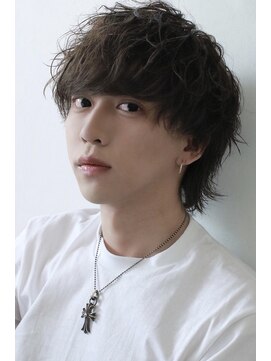 アドール(ADOR) 無造作マッシュウルフスタイル