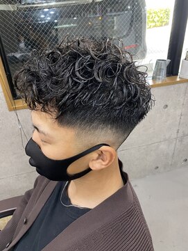 クルー(CREW) 大人ハイフェードパーマ