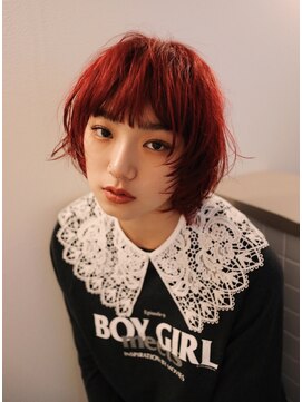 トゥコ(tuco) ボブ　赤カラー　ブリーチ　ウルフ