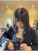 レイヤーカット×オリーブベージュ