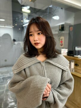 メラク(Merak) 顔まわりレイヤー×くびれミディ