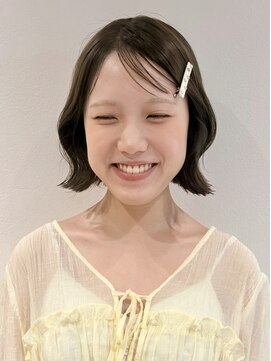 ラミエバイメルト 下北沢(lamie by melt) ミントベージュ切りっぱなしボブオン眉前髪カット顔周り下北沢
