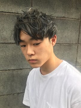 ヘア イズム 表参道(HAIR ISM) セミウェットなアップバングにコントラストのあるハイライトを！