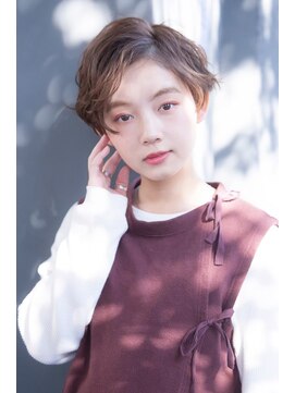 メーヴェ(Mowen) mowen 南堀江　くびれショート×ウォームブラウン×骨格矯正