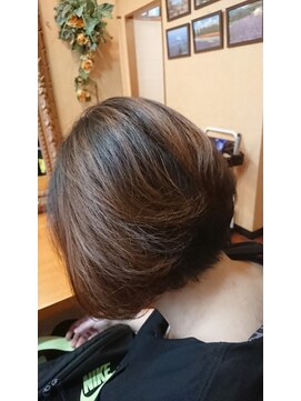 エスアンドセカンド(S&SECOND) 前下がりグラデーション