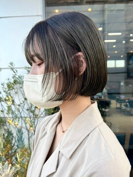 マザー(MOTHER) オリーブアッシュ×耳掛けボブ