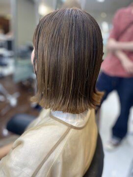 シャンプーボーイエイムス(SHAMPOO BOY aims) ぱつんとミディ