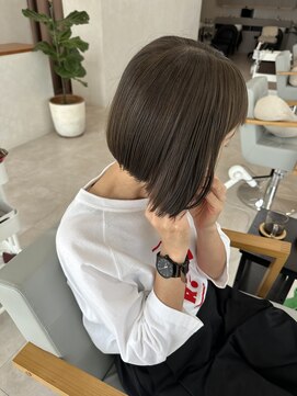 イルプロム 御厨店(illuprom.) グレージュ