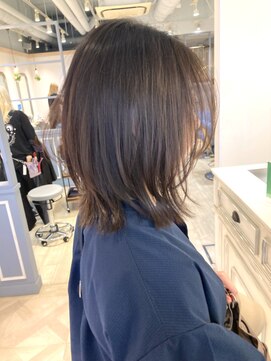 シェノン 赤羽店(CHAINON) 外はねくびれミディアムアッシュグレージュイルミナ赤羽美容室