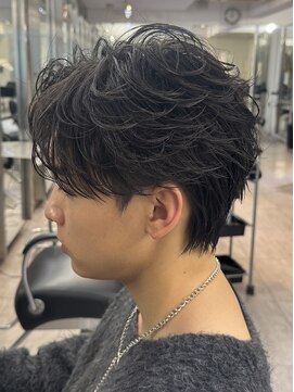 オーシャントーキョー ホワイト(OCEAN TOKYO WHITE) リバースセンターパートウルフニュアンスパーマツーブロパーマ